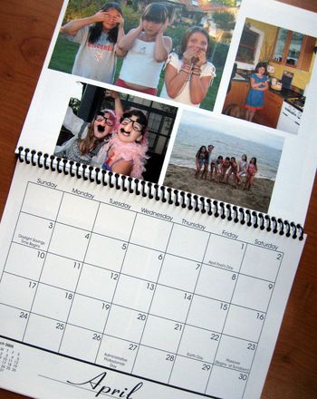 This family photo calendar can be made by your second grader. Make a family photo calendar with your child to celebrate another year together. Crafts, Diy, Parents, Family Calendar, Family Birthday Calendar, Scrapbook Calendar, School Calendar, Photo Calendar Diy, Diy Calendar