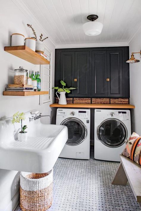 Gone are the days of hauling heavy baskets down to the basement and back. See what is making laundry rooms one of our favorite rooms in the house. ... daha az Home Décor, Laundry Room Diy, Small Laundry Room, Laundry Room Decor, Laundry Room Inspiration, Laundry Room Design, Laundry Room Makeover, Laundry Room Remodel, Farmhouse Laundry Room