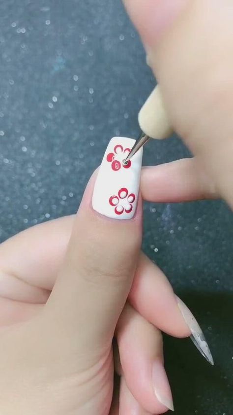 Daily sharing of various nail art worksIf you have any questions about the art or productsfeel free to leave your comments. Nail Art Diy Easy, Simple Nail Art Videos, Nail Art Diy, Nail Art Designs Diy, Easy Nail Art, Nail Art For Beginners, Simple Nail Art Designs, Cute Nail Art, Gel Nails Diy