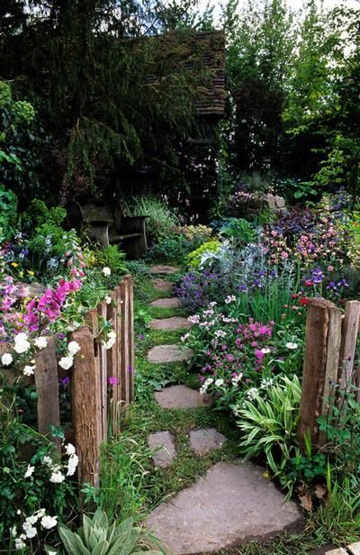Garden Ideas I Want To Try – Aimee Weaver Designs Garden Paths, Gardening, Front Yard Garden, Garden Pathway, Garden Landscaping, Garden Cottage, Rustic Gardens, Cottage Garden Design, Backyard Garden
