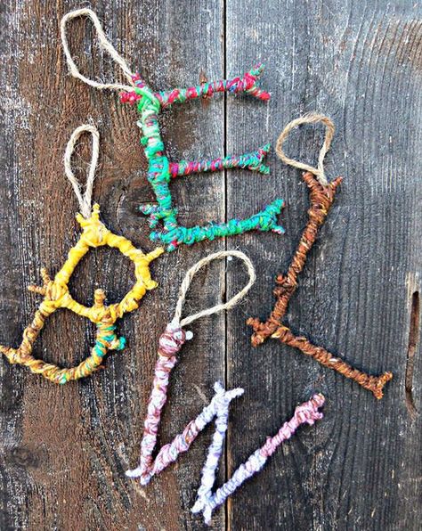 DIY Twig Monogram Ornaments Pre K, Crafts, Festive Crafts, Winter Crafts, Holiday Crafts, Crafts For Kids, Kids Crafts, Camping Crafts, Craft Activities