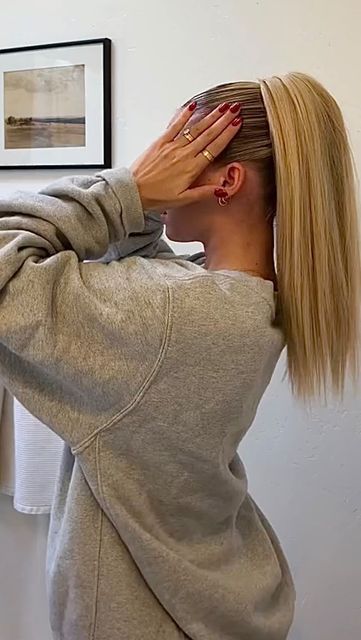 Womenswear on Instagram: "@emiliekiser - FLIP & CLAW CLIP PONYTAIL✨ __________________ 📩Email us for Paid Promos ________________ 📸Source: @emiliekiser _________________ Follow: @traffygirls Follow: @traffygirls" Hairstyle, Slicked Back Hairstyles, Clip Hairstyles, Slicked Back Ponytail, Slicked Back Hair, Sleek Ponytail, Pretty Hairstyles, Sleek Hairstyles, Sleek Back Hair