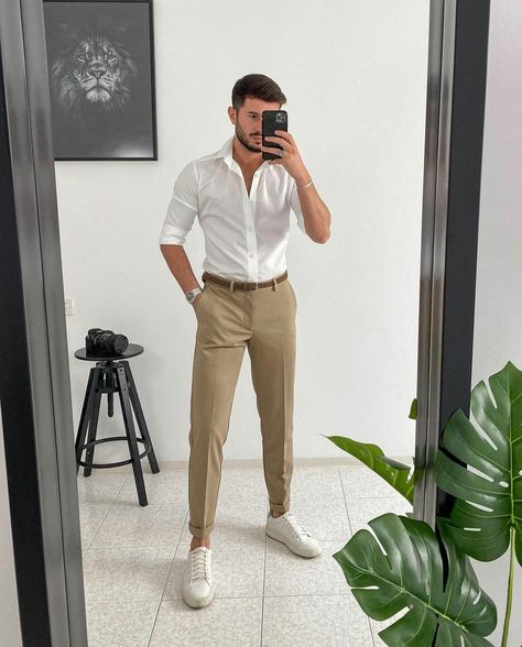 Men's Casual Style, Mens Casual Outfits, Business Casual Men, Mens Outfits, Stylish Mens Outfits, Streetwear Men Outfits, Mens Style Looks, Mens Business Casual Outfits, Men Aesthetic Outfits