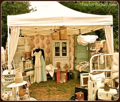 Shabby Chic market booth.......looks fabulous. Great items to use for decorating. Decoration, Vintage, Booth Displays, Booth Ideas, Vintage Market Booth, Booth Display, Booth, Vintage Display, Display Ideas