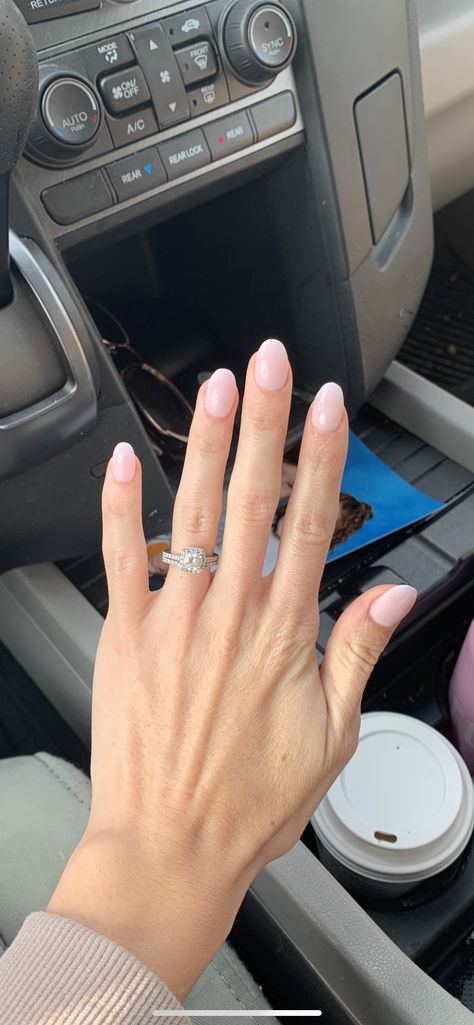 Acrylic nails almond rounded shaped natural light pink Oval Shaped Nails, Round Shaped Nails, Oval Acrylic Nails, Almond Acrylic Nails, Almond Shape Nails, Round Nails, Rounded Acrylic Nails, Short Almond Shaped Nails, Light Pink Acrylic Nails
