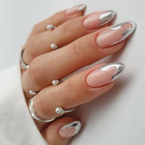 Silver Chrome Tips Ongles, Trendy Nails, Chic Nails, Pretty Nails, Luxury Nails, Minimalist Nails, Round Nails, Swag Nails, Nail Trends