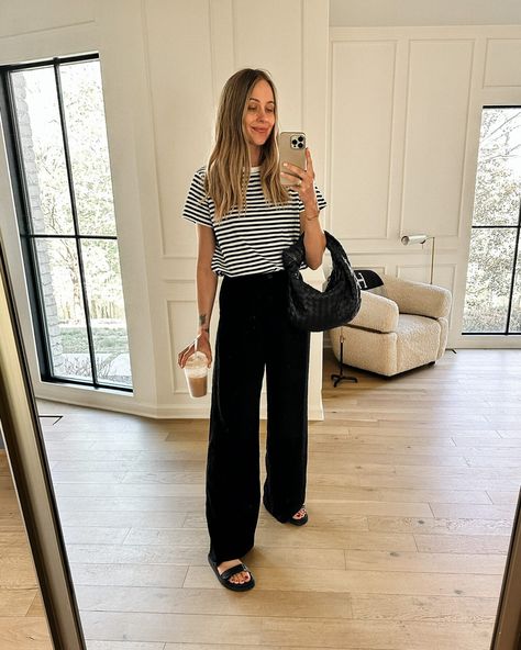 Black Drawstring Pants Outfit, Black Striped Shirt Outfit, Black Wide Leg Trousers Outfit, Striped Tshirt Outfits, Black Trouser Outfit, Stripe Tee Outfit, Linen Trousers Outfit, Black Trousers Outfit, Trousers Outfit Casual