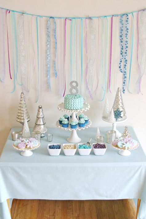 Gorgeous Frozen themed dessert table! Ideas and recipes perfect for any winter party! Birthday Parties, Dessert, Party Favours, Party Favors, Diy Birthday Banner, Diy Party Decorations, Birthday Party Decorations Diy, Party Themes, Birthday Party Decorations