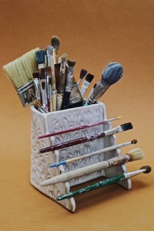 Crafts, Ceramic Brush, Pottery Tools, Ceramics Pottery Art, Clay Ceramics, Ceramics Ideas Pottery, Pottery Clay, Ceramics Projects, Paint Brush Holders