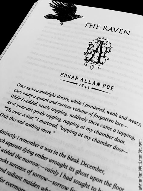 Edgar Allan Poe book page Horror, Edgar Allan Poe, Poetry, Books, Vampire Diaries, Love Book, Literature, Edgar, Ravens