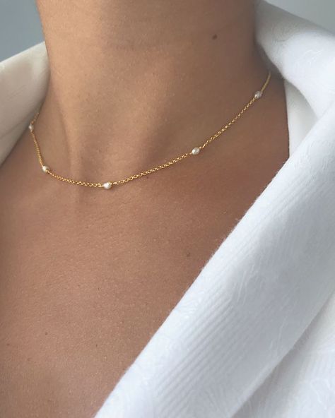 Clean Girl Necklaces, Delicate Pearl Necklace, Accessories Minimal, Aesthetic Necklaces, Necklaces Aesthetic, Minimal Gold Jewelry, Timeless Jewellery, Aesthetic Necklace, Minimal Jewellery