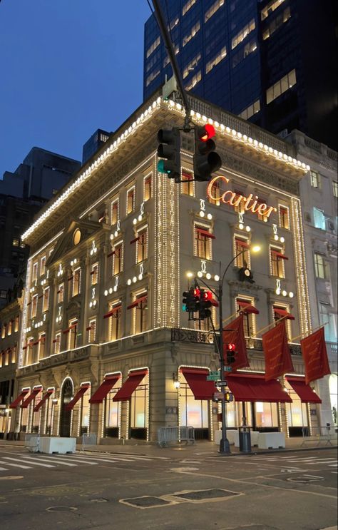 Cartier. Christmas 2022. New York City holiday decorations. Lights. Trips, New York City, Stockholm, New York Christmas Gifts, London Christmas, New York Christmas Aesthetic, Xmas In New York, New York Christmas, New York City Christmas