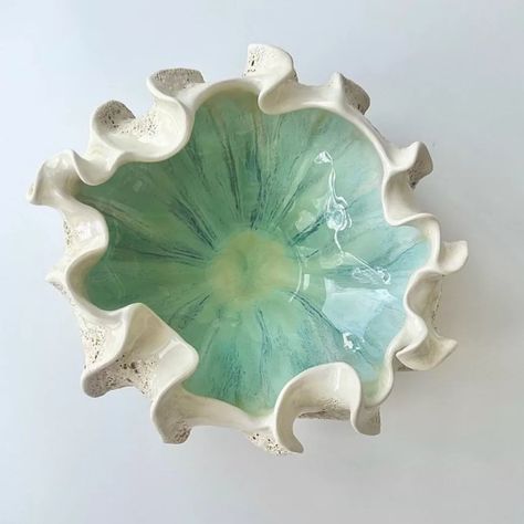 Ceramic art by Natalia Coleman Wyspianska For more inspiration follow @_natelier_ . . . #pottery #potterylove #instapottery #potteryart… | Instagram Art, Ceramics, Kunst, Sanat, Vase, Unique Sculptures, Deco, Ceramica, Fai Da Te
