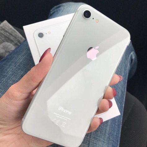 Iphone 8 silver Iphone, Fotos, Girls, Pretty, İphone Xr, Vibes, Handy, Dream, Samsung Galaxy