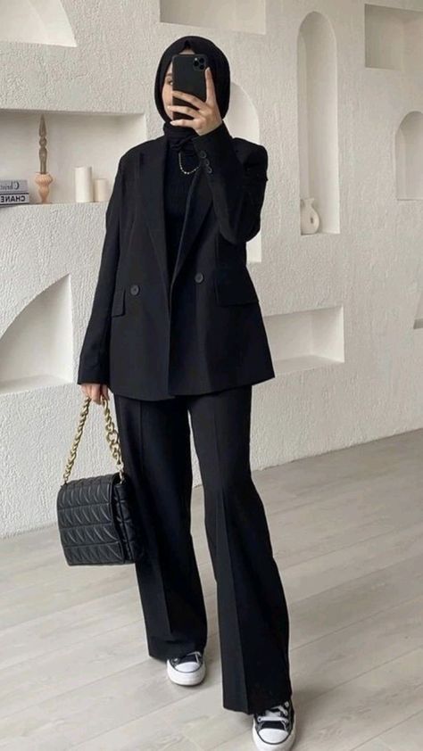 Fall outfits inspo for 2023! These fall outfits are a mix of classy and trendy for the perfect mix of modern and classic. Fall outfits to copy this season. Hijab Outfit, Outfits, Gaya Hijab, Hijab, Outfit, Ootd, Classy Outfits, Hijab Fashion Inspiration, Stylish Outfits