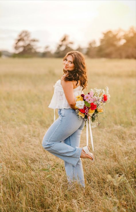 Senior pictures inspo by E-Squared Photography Senior Picture Poses, Senior Pictures, Senior Session, Instagram, Senior Photography, Senior Pics, Senior Photos, Outside Senior Pictures, Graduation Photography Poses