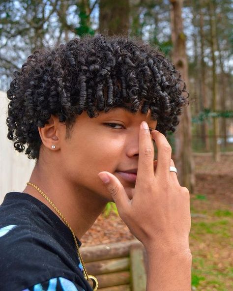 36 Cute Curly Hairstyles for Men – Svelte Magazine Gaya Rambut, Boys With Curly Hair, Haar, Boys Curly Haircuts, Black Boy Hairstyles, Men Haircut Curly Hair, Black Boys Haircuts, Cool Hairstyles, Afro Hairstyles
