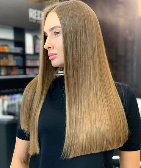 50 Blunt Cuts and Blunt Bobs That Are Dominating in 2020 - Hair Adviser Blunt Cuts, Blunt Cut Long Hair, Blunt Cut Hair, Blunt Haircut, Long Blunt Cut, Blunt Hair, Thick Hair Styles, Hairstyles For Thin Hair, Long Hair Cuts