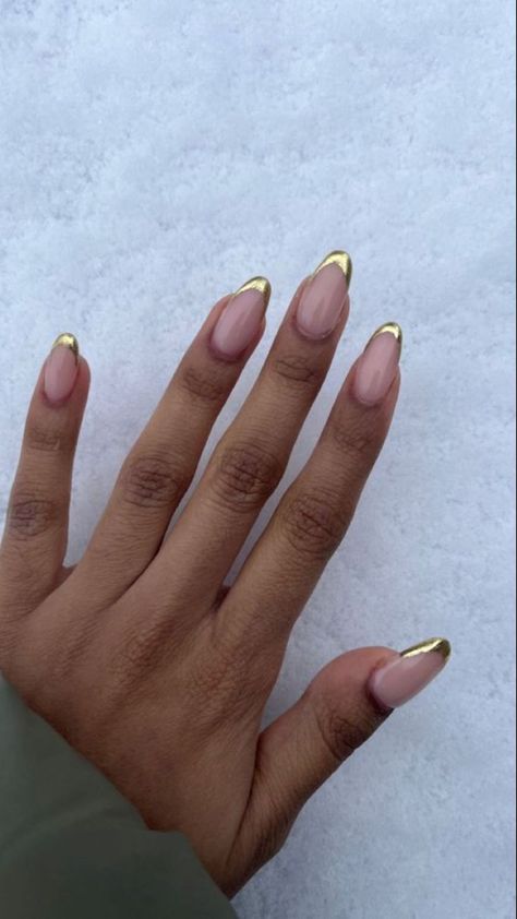 Gold French Tip, Gold Holiday Nails, Golden Nails, Gold Nails French, White Nails With Gold, Metallic Gold Nails, Classy Nails, Nails With Gold, Gold Chrome Nails