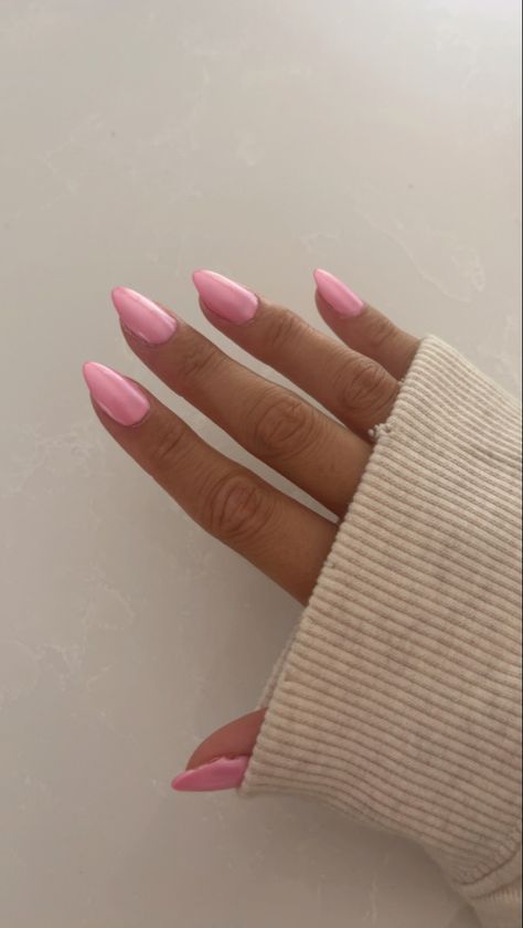 Pink, Design, Barbie, Pink Crome Nails, Pink Chrome Nails, Pink Acrylic Nails, Light Pink Acrylic Nails, Light Pink Nail Designs, Pink Oval Nails