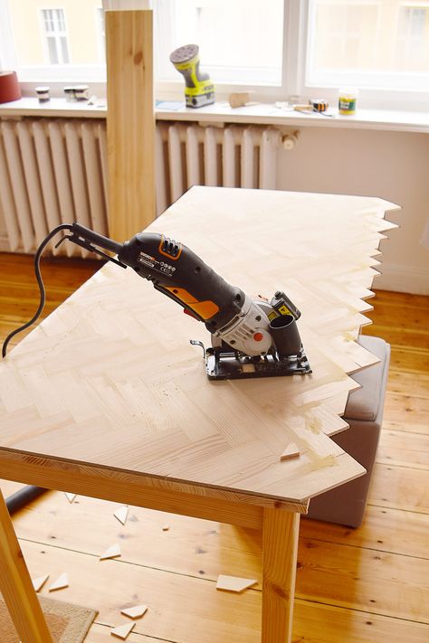 DIY Herringbone Desk - Before | Little House On The Corner Diy, Woodworking Projects, Diy Furniture, Home, Diy Furniture Projects, Diy Door, Diy Desk, Wood Table Diy, Wood Diy