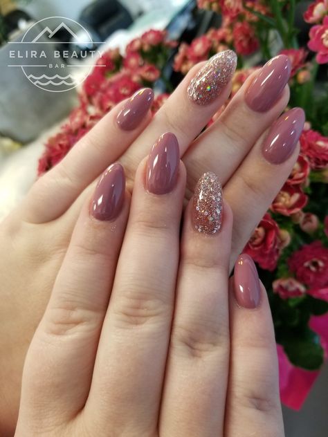 Classic Almond Shaped Nail Extensions Almond Nails, Almond Shape Nails, Almond Shaped Nails Designs, Almond Nails French, Short Almond Shaped Nails, Gel Nail Extensions, Nail Colors, Trendy Nails, Elegant Nail Art