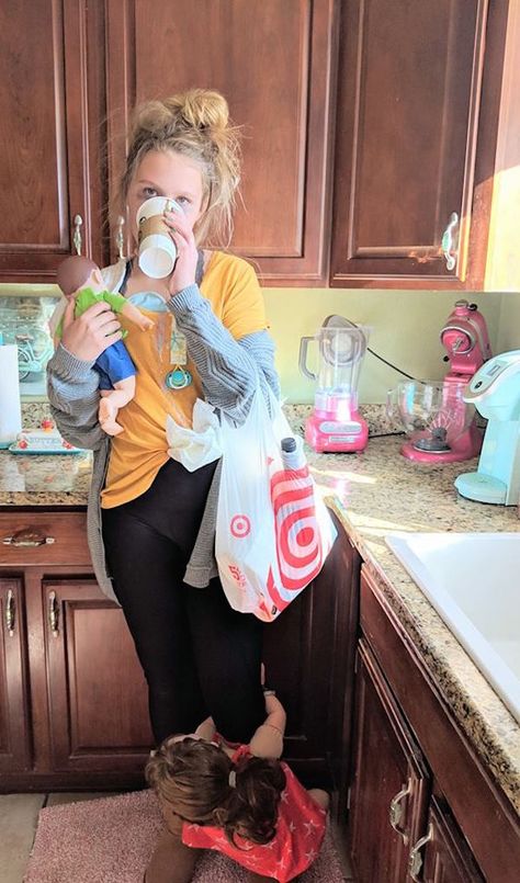 Girl Dresses Up As An Exhausted Mom For Halloween In Viral Photo Costumes, Parties, Halloween, Mom Costumes, Costumes For Teenage Girl, Best Group Halloween Costumes, Group Halloween Costumes, Family Halloween Costumes