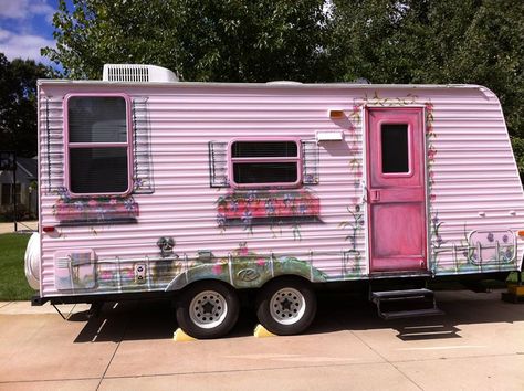Pretty in Pink Glamping, Camper, Vintage Campers, Vintage Caravans, Ideas, Retro, Vintage, Caravan, Pink Trailer