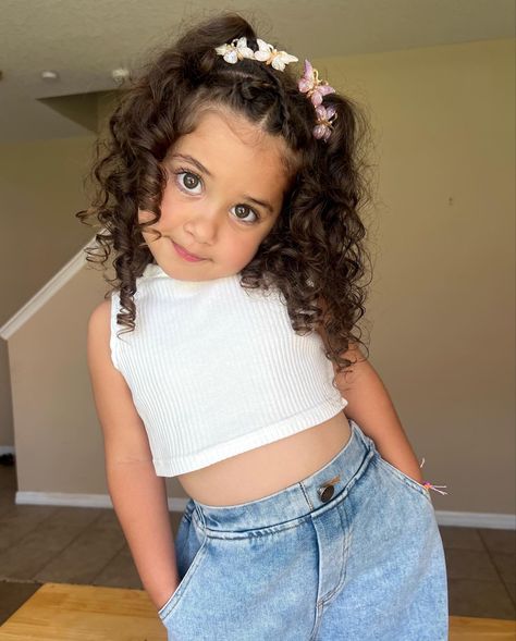 Easy toddler hairstyle Kids Hair Styles, Toddler Curly Hair, Kids Curly Hairstyles, Kids Curly Hair, Toddler Girl Hairstyles Curly, Toddler Hairstyles Girl, Easy Toddler Hairstyles, Toddler Hair, Mixed Baby Hairstyles