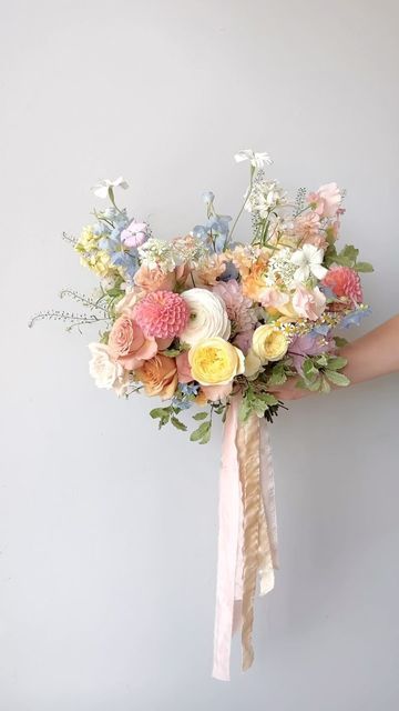 @foreverwildfield Wedding Flowers, Floral Wedding, Wedding Florist, Florist, Vintage Wedding Flowers, Wild Flower Wedding, Spring Wedding, Alter Flowers, Rose Wedding