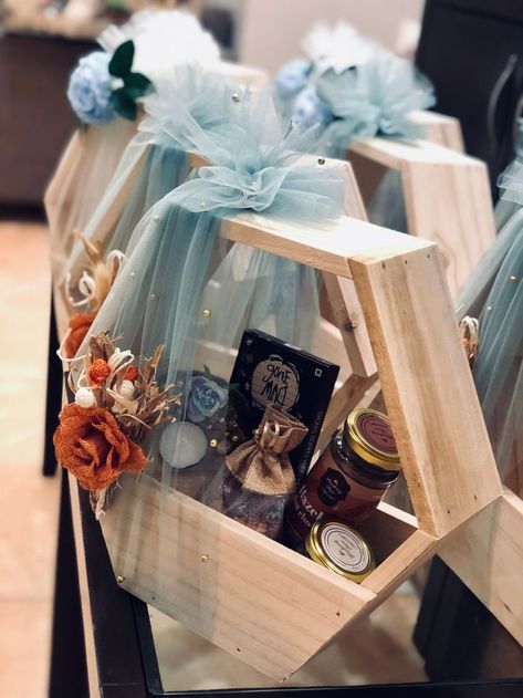Wooden Gift Boxes Ideas, Gift For Jiju, Wooden Hampers Gift Ideas, Wooden Basket Gift Hamper, Hamper Decoration Ideas Gift, Wedding Gift Hamper Ideas, Lantern Gift Ideas, Gift Hamper Ideas For Her, Gift Hampers Packaging