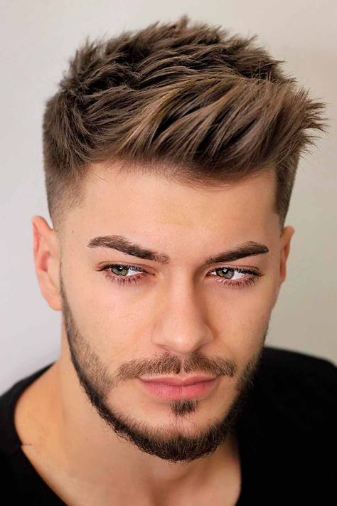 The best haircuts for men: what do they look like? This post is the answer! Check out the gallery of trendy short, medium, and long haircuts that men opt for in 2022. Popular haircuts with a side part, ways to tame curly and wavy hair with a fade, and amazing options for those with beards are here! #menshaircuts #menshairstyles #haircutsformen #hairstylesformen Mens Haircuts Fade, Men Fade Haircut Short, Mens Hairstyles Thick Hair, Haircuts For Men, Tapered Haircut, Hair And Beard Styles, Fade Haircut, Men Hair Color, Cool Hairstyles For Men