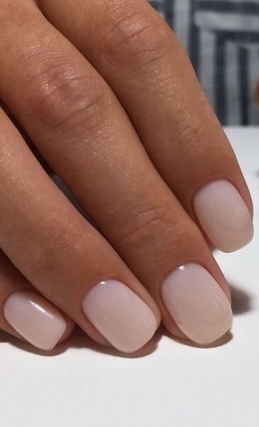 Cute manicure! #youreworthit Manicures, Uñas, Neutral Nails, Perfect Nails, Trendy Nails, Nails Inspiration, Short Gel Nails, Short Round Nails, Pedicure Ideas