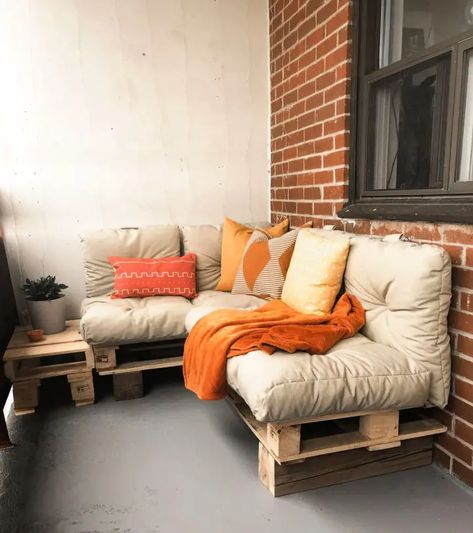 Outdoor Sectional Couch, Pallet Couch Outdoor, Pallet Sofa, Outdoor Furniture, Pallet Sectional Couch, Pallet Couch, Diy Patio Furniture, Pallet Patio Furniture, Couch Furniture