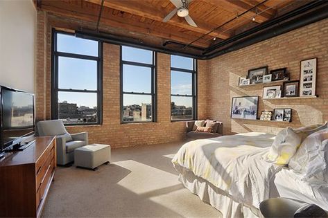 15 Chicago Apartments We Want To Move Into Right Now   #refinery29  http://www.refinery29.com/budget-chicago-apartments#slide-30  All that’s left to do is add a few feminine details to soften the industrial, wood-and-steel architecture. Apartment Living, Chicago, Small Flats, Small Apartments, Apartment Life, Loft Apartment, Apartment Goals, Apartment, Chicago Apartment