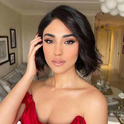 SERHAT ŞEN 🧿 on Instagram: "Perfect combo; nude lip - red dress ♥️" Prom Make Up, Maquillaje Ojos, Maquillaje De Ojos, Maquillaje, Maquiagem, Prom Makeup, Prom Eye Makeup, Red Makeup
