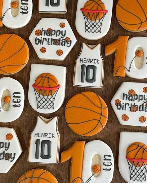 Basketball Cake, Boy Birthday Parties, Basketball Birthday, Basketball Birthday Cake, Basketball Theme, Basketball Cookies, Ball Birthday, 4th Birthday, Basketball Theme Birthday