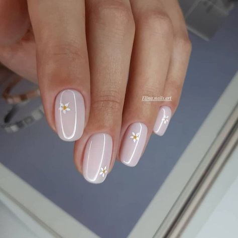 (paid link) Both are made with types of acrylic, but gel nails require "curing" with ultraviolet light. If an artificial nail is damaged or as your natural nails acrylic grow, a gap can ... Nail Art Designs, Classy Nails, Minimalist Nails, Subtle Nails, Chic Nails, Neutral Nails, Nails Inspiration, Subtle Nail Art, Cute Gel Nails