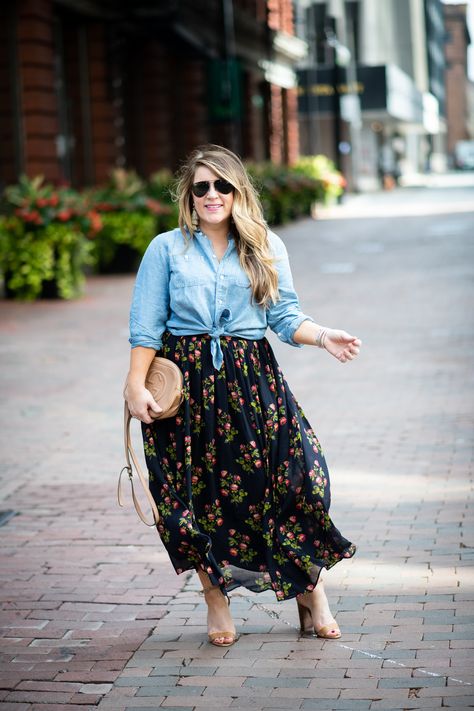 Maxi Skirt Transition to Fall | Coffee Beans and Bobby Pins Casual, Spring Outfits, Tops, Maxi Skirt Outfits, Outfits, Shorts, Spring Outfit, Skirt Fashion, Maxi Skirt Style