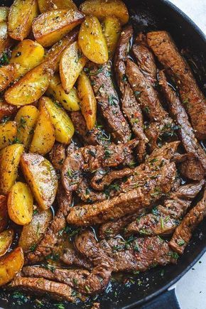 Garlic Butter Steak and Potatoes Skillet. This easy one-pan recipe is so simple, and so flavorful. The best steak and potatoes you'll ever have! #garlicbutter #potatoes #dinner #dinnerrecipes Steak Recipes, Pasta, Ground Beef Recipes For Dinner, Steak Dinner, Skillet Dinner Recipes, Good Steak Recipes, Steak Butter, Garlic Butter Steak, Steak