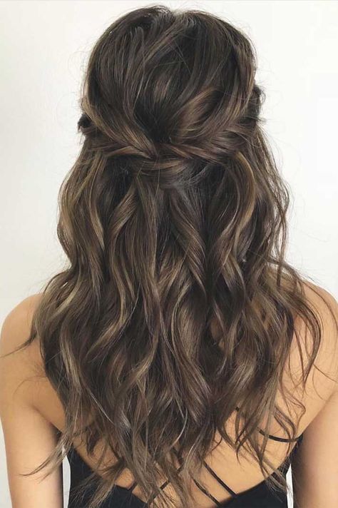Having a rustic wedding theme? And a bit confused on what hairstyle you should go with your rustic wedding–then look no further. We’ve rounded up... Down Hairstyles, Bridal Hair, Bride Hairstyles, Wedding Hairstyles For Long Hair, Bridal Hair And Makeup, Wedding Hair Half, Bridesmaid Hair Makeup, Wedding Hair Inspiration, Wedding Hair And Makeup
