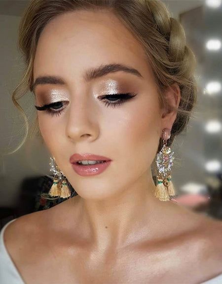 10 Bridal Makeup Ideas and Top Tips for Going DIY – Clear Wedding Invites Maquillaje De Ojos, Maquillaje, Formal Makeup, Wedding Eye Makeup, Peinados, Wedding Makeup Looks, Glam Wedding Makeup, Natural Wedding Makeup, Bridal Makeup Looks