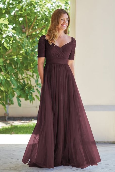 J215001 Netting with Stretch Lining MOB Dress with Portrait V-Neckline Portrait, Art, Gowns Dresses, Gowns Dresses Elegant, Gowns Dresses Elegant Classy, Long Western Dresses, Stitching Dresses, Western Gown Design, Gown