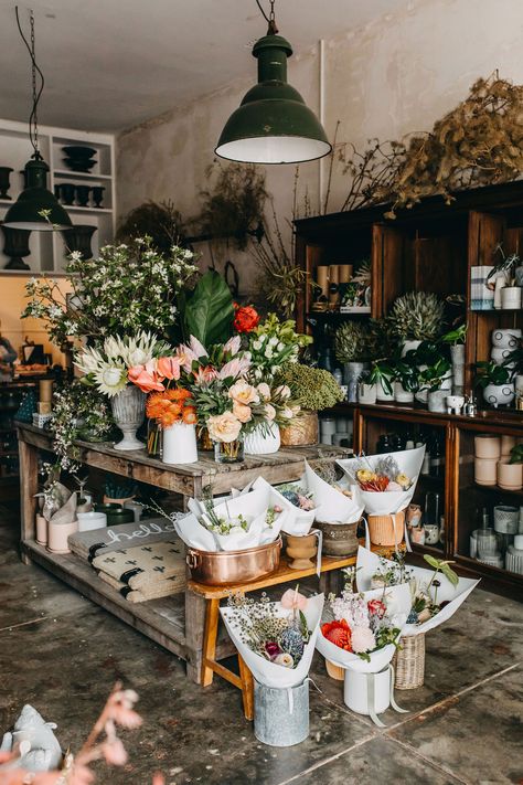 Decoration, Floral, Flower Booth Display Ideas, Flower Shop Decor, Floral Shops, Flower Shop Display, Floral Display, Floral Studio, Flower Market