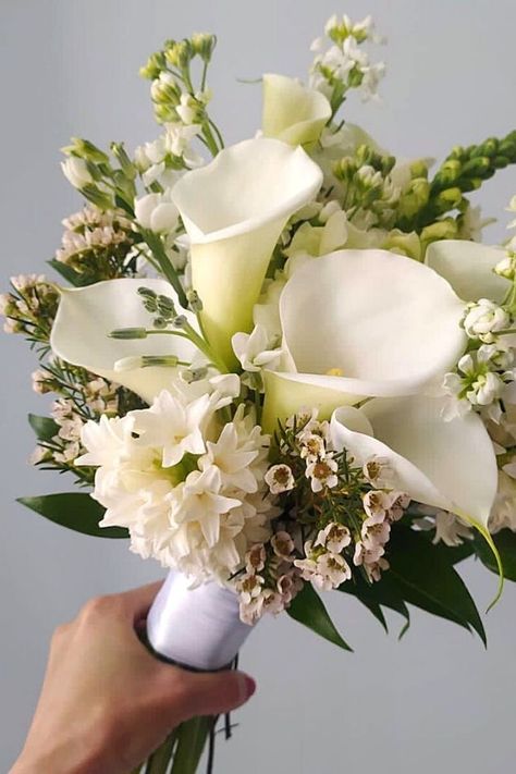 White Calla simple and elegant bouquet- on Thursd Floral, White Calla Lily Wedding Bouquet, Calla Lily Wedding Centerpiece, Calla Lilly Wedding Bouquet, Calla Lily Wedding Bouquet, Bridal Bouquet Calla Lillies, Hydrangea Bouquet Wedding, Calla Lily Bouquet Wedding, White Lily Bouquet