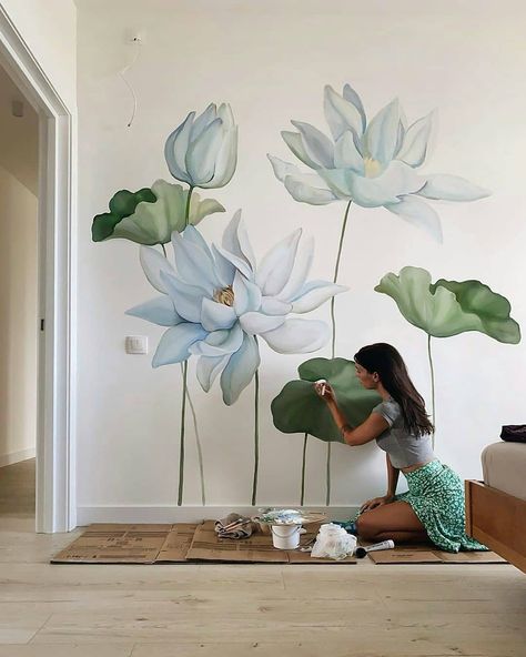 🌍Art gallery online 🎨 on Instagram: “If only she would paint my walls ☺🌹✨  Great skills by @tanya_bonya ✨  All rights to the respective owner  🕩  Use #art_overnight ❤ for a…” Wall Art, Street Art, Inredning, Dekoration, Wall Drawing, Rita, Studios, Deco, Creative Wall Painting