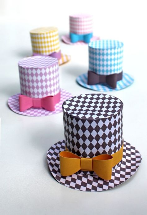 Paper Crafts DIY - Paper Mini Top Hats - Papercraft Tutorials and Easy Projects for Make for Decoration and Gift IDeas - Origami, Paper Flowers, Heart Decoration, Scrapbook Notions, Wall Art, Christmas Cards, Step by Step Tutorials for Crafts Made From Papers http://diyjoy.com/paper-crafts-diy Diy, Barbie, Paper Crafts, Paper Hat, Party Hat Pattern, Diy Party Hats, Paper Crafts Diy, Diy Hat, Party Hats