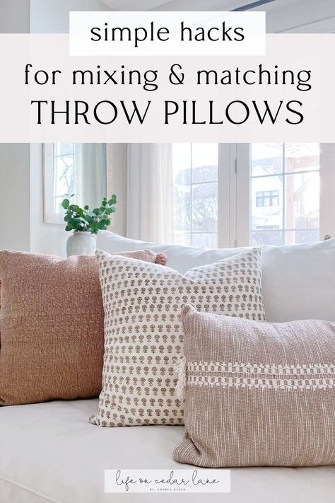 Transform your couch into a cozy oasis with our curated selection of throw pillow combinations. From neutral hues to stunning grey couch color schemes, find the perfect accents for your living room. Cake, Sofas, Interior, Decoration, Throw Pillows Living Room, Cream Throw Pillows, Cream Couch Pillows, White Throw Pillows, Pillows For Couch