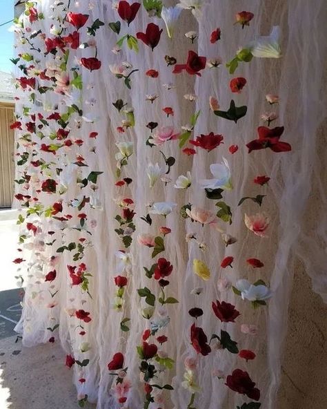 17 Stunning Indoor Flowering Curtain Ideas | Balcony Garden Web Decoration, Floral, Hanging Floral Decor, Hanging Flower Wall, Hanging Decorations, Flower Wall Decor, Spring Decor Diy, Floral Garland, Floral Decorations