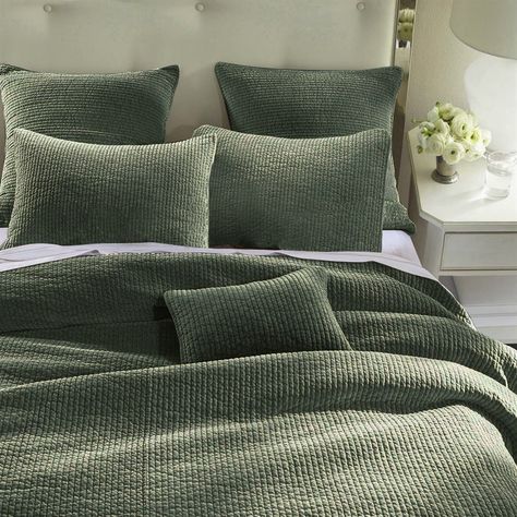 Irresistibly soft and cozy, this quilt brings a warm, lived-in charm to any room. Our stonewashed cotton velvet has a substantial hand and easy drape, accentuated by channel quilting for a simple yet modern look. Velvet Comforter Sets, Green Bedroom, Rustic Bedding, Velvet Quilt, Green Bedding, Green Quilt, Fern Green, Bedding Stores, King Quilt